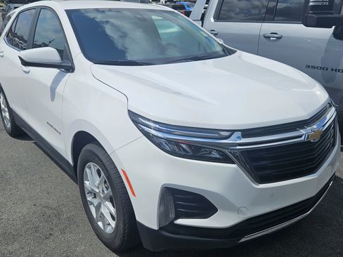 Used 2024 Chevrolet Equinox LT image 2