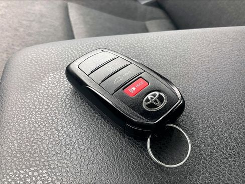 Used 2025 Toyota Camry LE w/ Convenience Package image 14