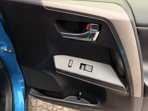 Used 2018 Toyota RAV4 XLE image 24