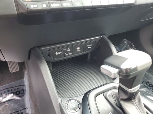 Used 2025 Kia K4 LXS image 23