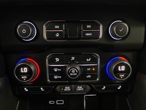 Used 2023 Chevrolet Suburban RST AWD/4WD image 26