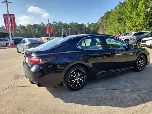 Used 2024 Toyota Camry SE FWD image 7