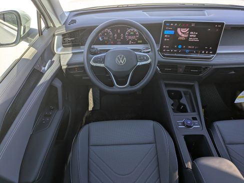 New 2026 Volkswagen Tiguan SE AWD/4WD image 17