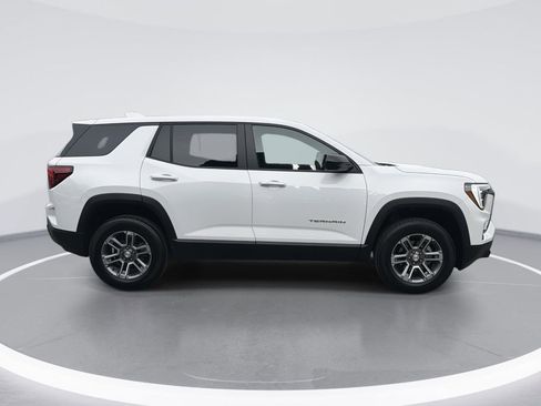 Used 2025 GMC Terrain Elevation image 3