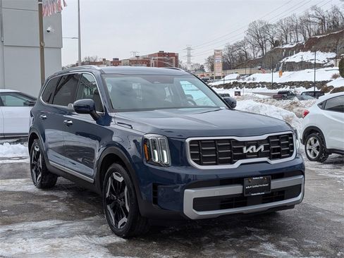 Used 2023 Kia Telluride S image 4
