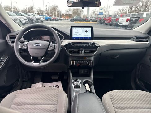 Used 2022 Ford Escape SE w/ Cold Weather Package image 18