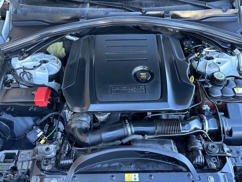 Used 2017 Jaguar F-PACE R-Sport image 27