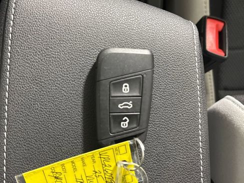 Used 2025 Volkswagen Taos S AWD/4WD image 38