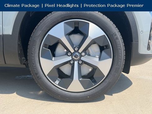 New 2026 Volvo XC40 B5 Plus w/ Protection Package Premier image 10