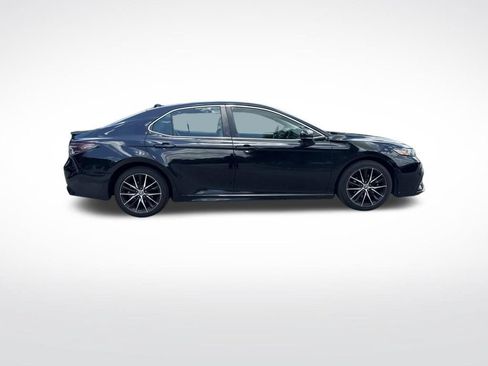 Used 2021 Toyota Camry SE FWD image 4