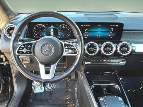 Used 2022 Mercedes-Benz GLB 250 image 9