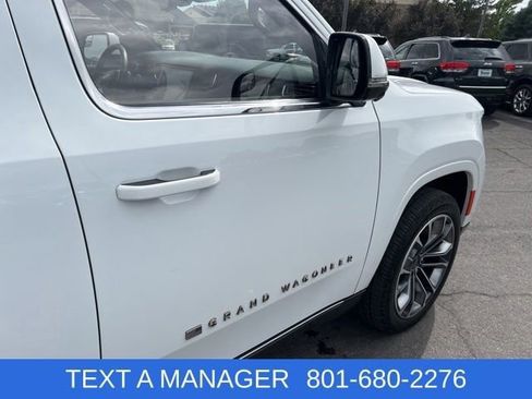 Used 2022 Jeep Grand Wagoneer Series III w/ Rear Seat Video Group 1 AWD/4WD image 9