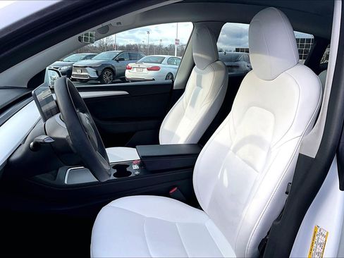 Used 2023 Tesla Model Y Long Range image 23
