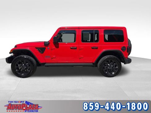 Used 2025 Jeep Wrangler Unlimited Sahara AWD/4WD image 2