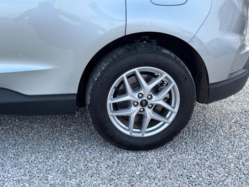 Used 2024 Ford Edge SEL w/ Convenience Package image 11