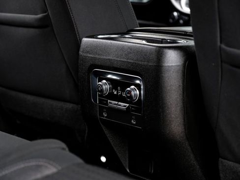 Used 2022 GMC Yukon XL SLE image 38