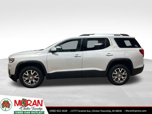 Used 2020 GMC Acadia SLT w/ Driver Alert Package II image 2