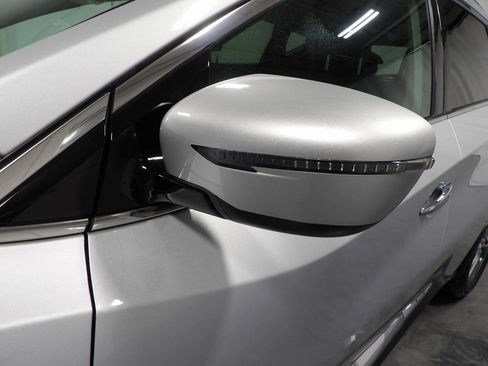 Used 2018 Nissan Murano SV image 8