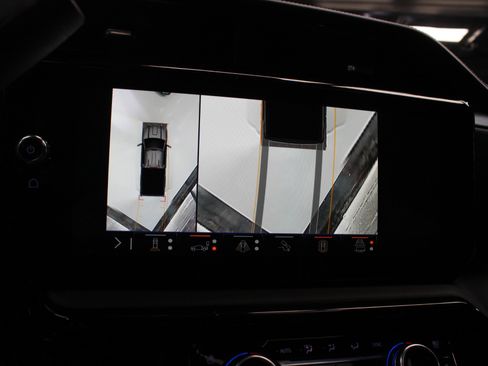 Used 2024 GMC Sierra 2500 AT4X image 65