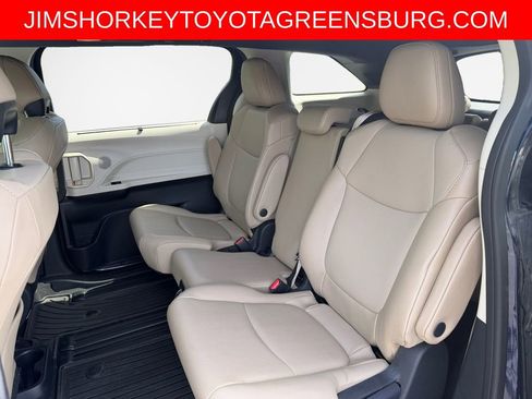 Used 2023 Toyota Sienna XLE w/ XLE Plus Package FWD image 24