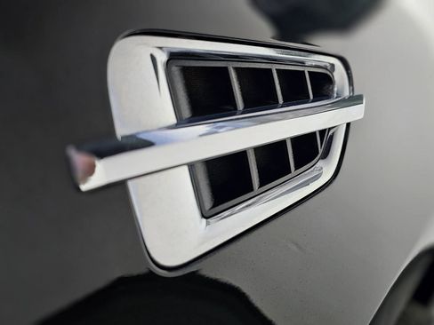 Used 2013 Cadillac Escalade 2WD image 22