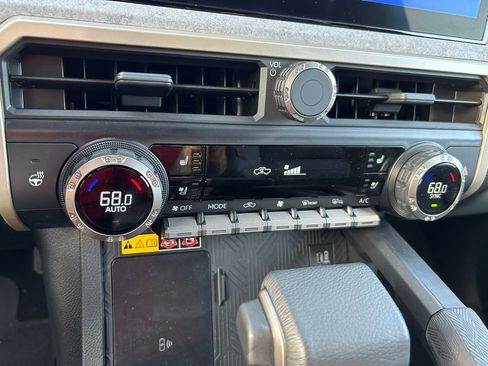 Certified 2025 Toyota Tacoma 4x4 Double Cab Hybrid image 27