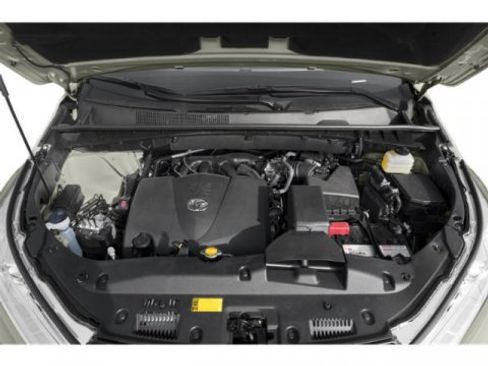 Used 2019 Toyota Highlander XLE FWD image 16