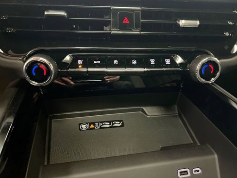 New 2026 Chevrolet Tahoe Premier AWD/4WD image 17