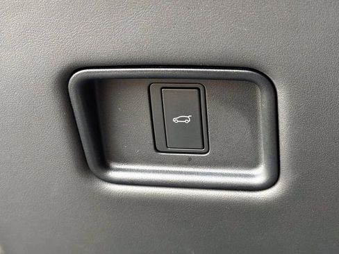 Used 2024 Land Rover Range Rover Sport SE image 29