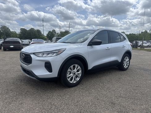 Used 2025 Ford Escape Active image 1