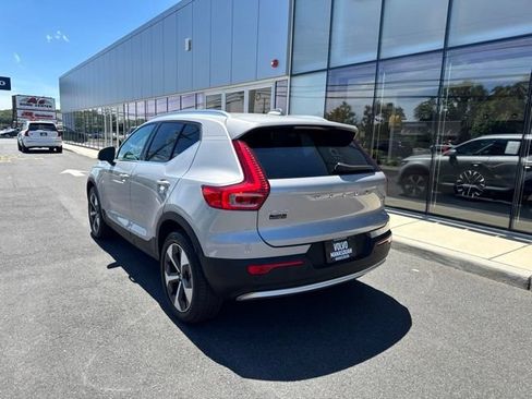 Certified 2025 Volvo XC40 B5 Plus AWD/4WD image 3