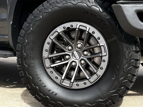 Used 2019 Ford F150 Raptor w/ Equipment Group 802A Luxury image 29