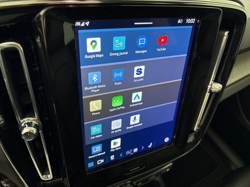 Used 2025 Volvo XC40 B5 Plus image 31