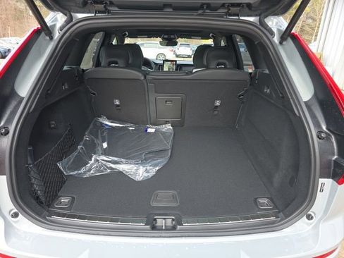New 2026 Volvo XC60 B5 Ultra w/ Climate Package image 17
