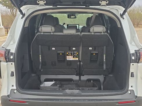Used 2025 Toyota Sienna XLE image 13