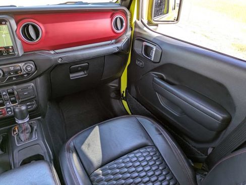 Used 2023 Jeep Gladiator Rubicon w/ LED Lighting Group AWD/4WD image 17