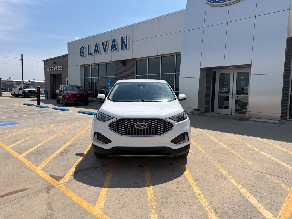 Used 2024 Ford Edge SEL w/ Convenience Package AWD/4WD image 2