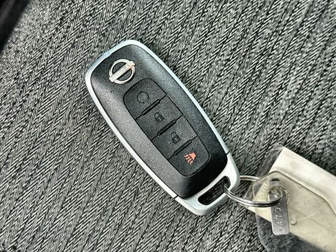 Used 2023 Nissan Rogue SV AWD/4WD image 25