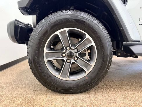 Used 2023 Jeep Wrangler Unlimited Sahara AWD/4WD image 27