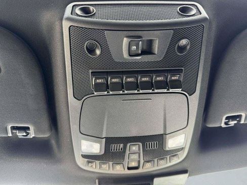 Used 2022 Ford F250 Platinum w/ FX4 Off-Road Package AWD/4WD image 35