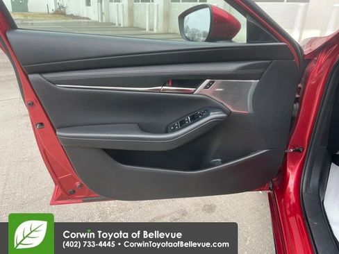 Used 2019 MAZDA MAZDA3 Sedan w/ Preferred Package image 10