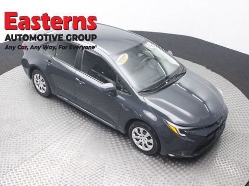 Used 2023 Toyota Corolla LE FWD image 3