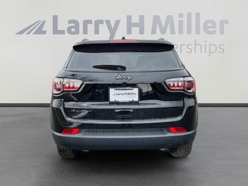 New 2026 Jeep Compass Latitude image 4