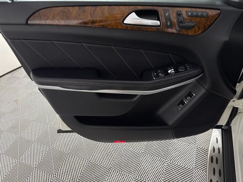 Used 2013 Mercedes-Benz GL 550 4MATIC image 9