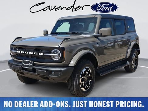 New 2026 Ford Bronco Outer Banks AWD/4WD image 8