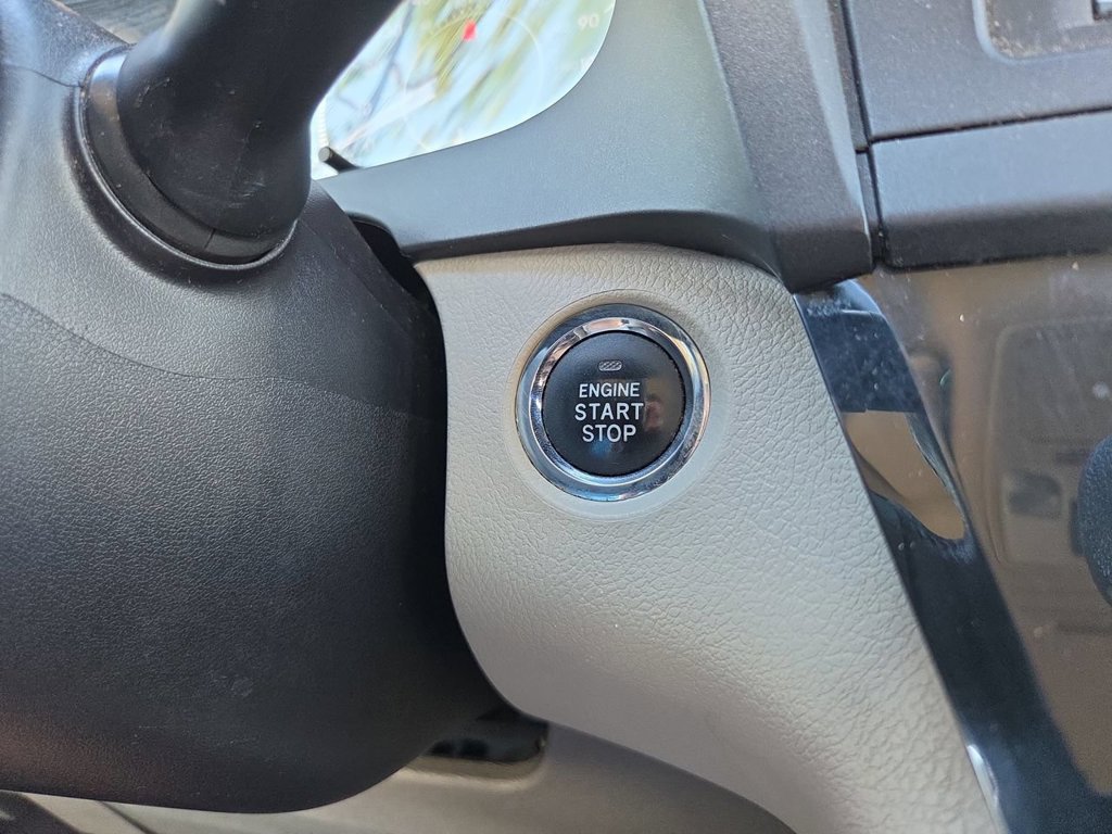 Used 2015 Toyota Sienna XLE FWD image 26