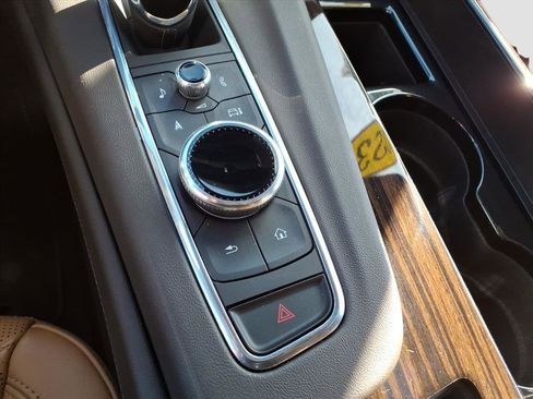 Used 2023 Cadillac Escalade ESV Premium Luxury image 22