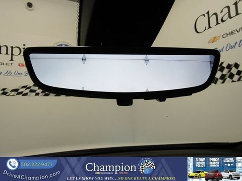 Used 2022 Chevrolet Traverse RS FWD image 41
