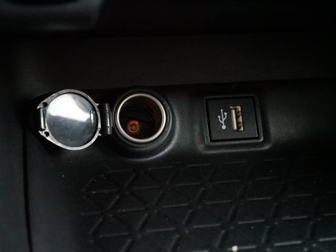 Certified 2025 Toyota RAV4 XLE image 29