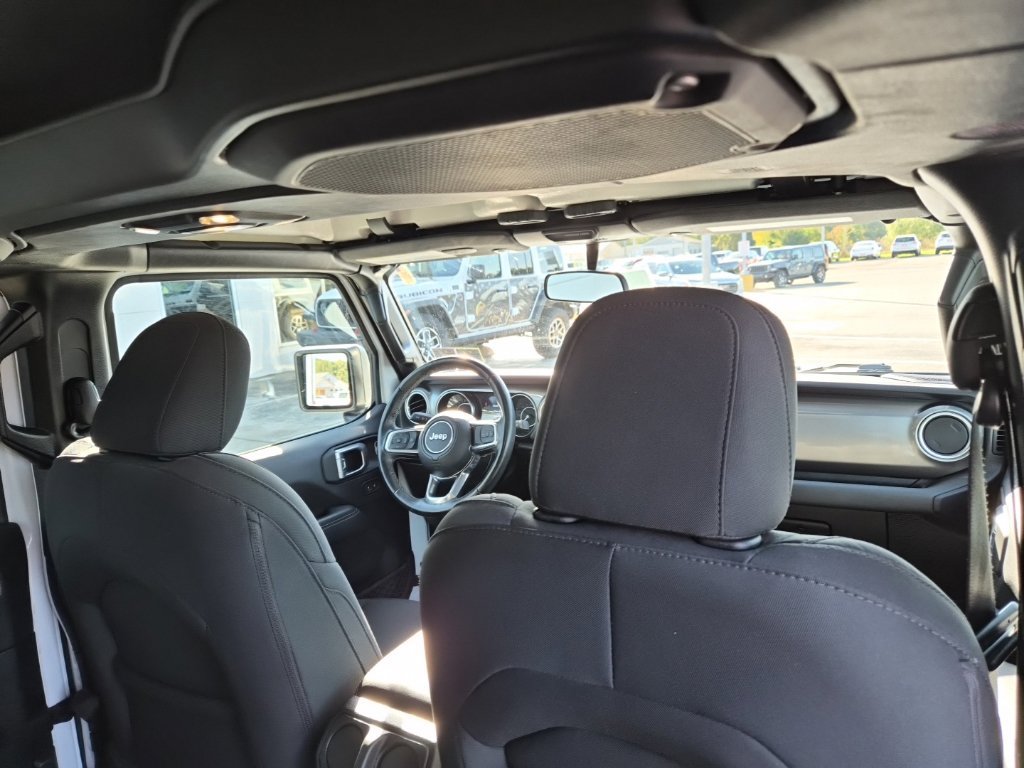 Used 2020 Jeep Wrangler Unlimited Sahara w/ Cold Weather Group AWD/4WD image 22